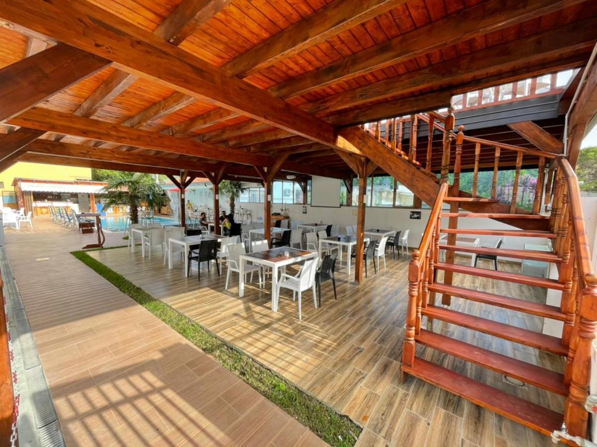 Brian Hotel Velipoje Bagian luar foto