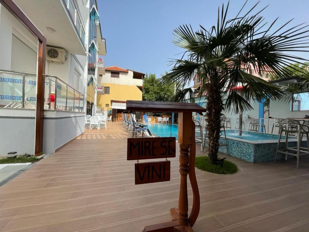 Brian Hotel Velipoje Bagian luar foto