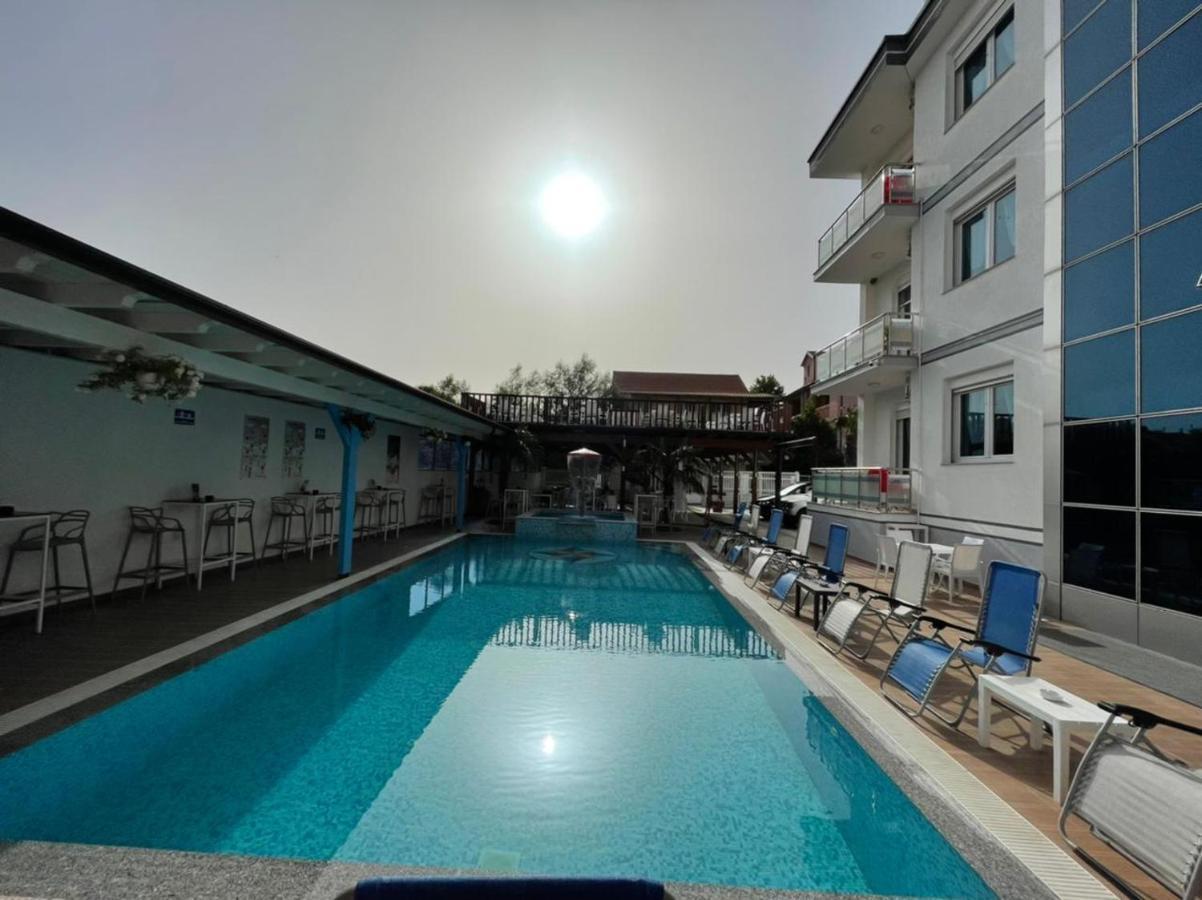 Brian Hotel Velipoje Bagian luar foto