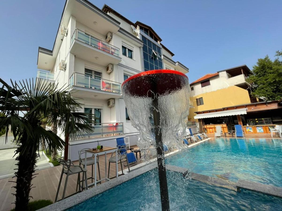 Brian Hotel Velipoje Bagian luar foto