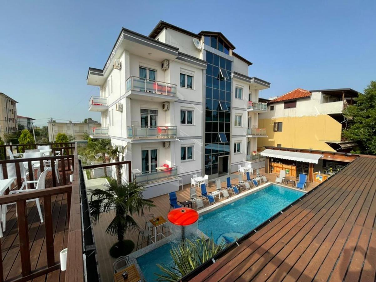 Brian Hotel Velipoje Bagian luar foto