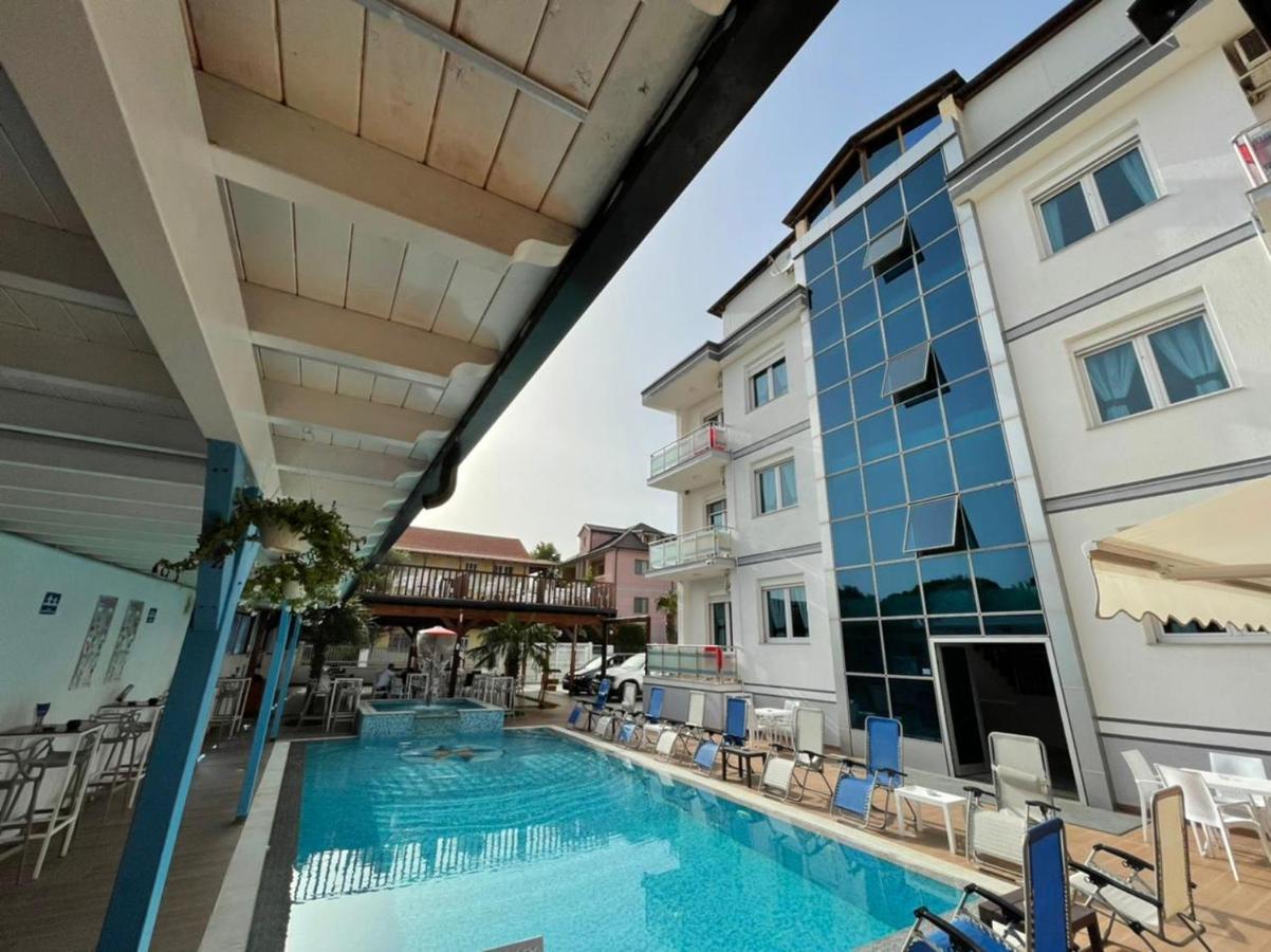 Brian Hotel Velipoje Bagian luar foto