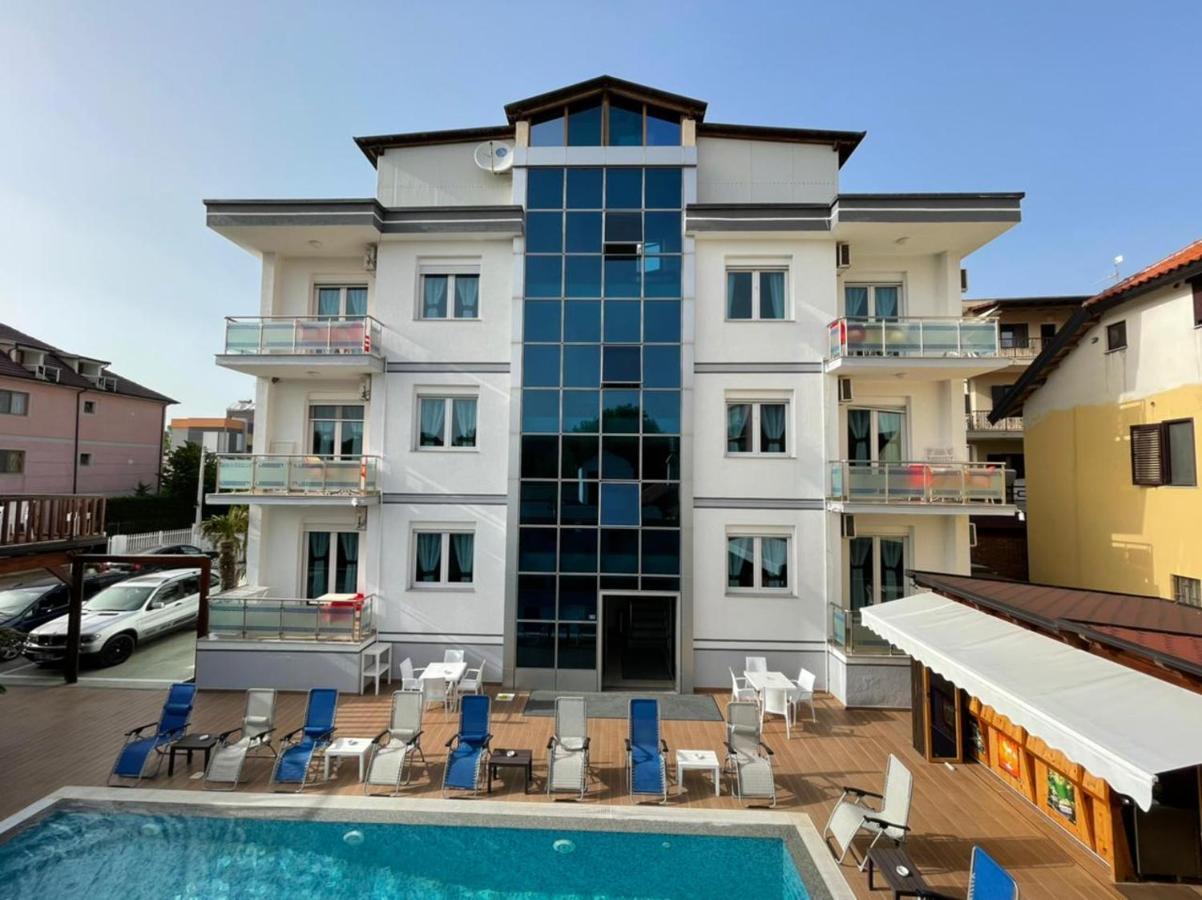 Brian Hotel Velipoje Bagian luar foto