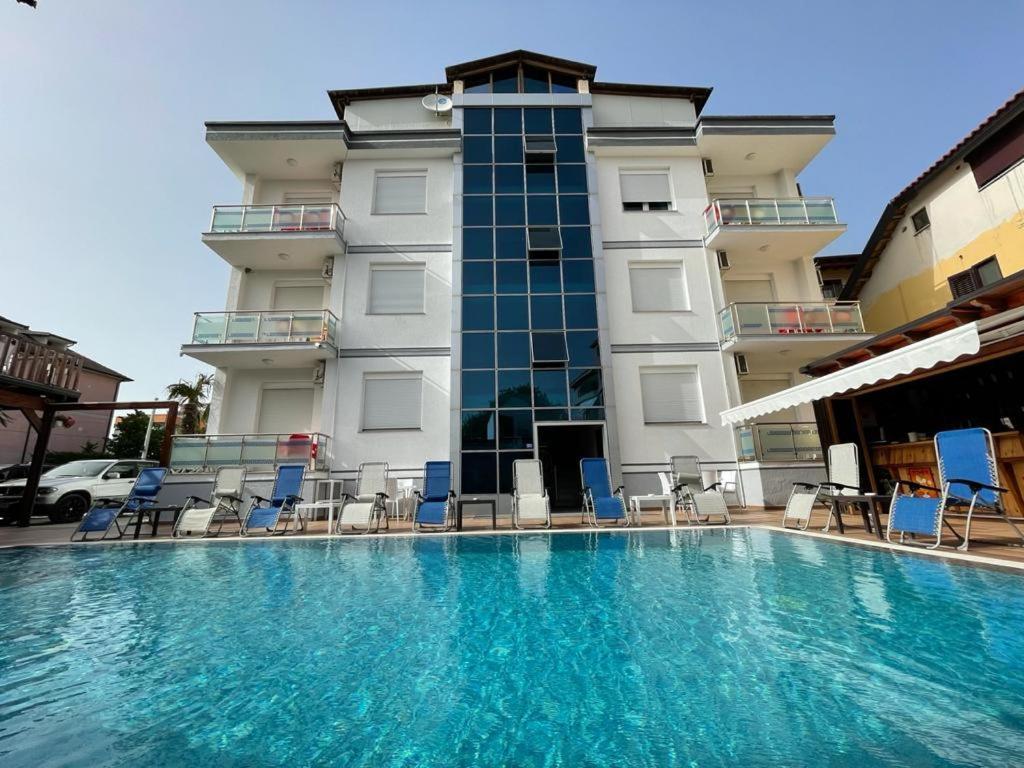 Brian Hotel Velipoje Bagian luar foto