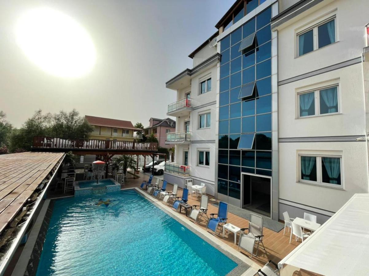 Brian Hotel Velipoje Bagian luar foto