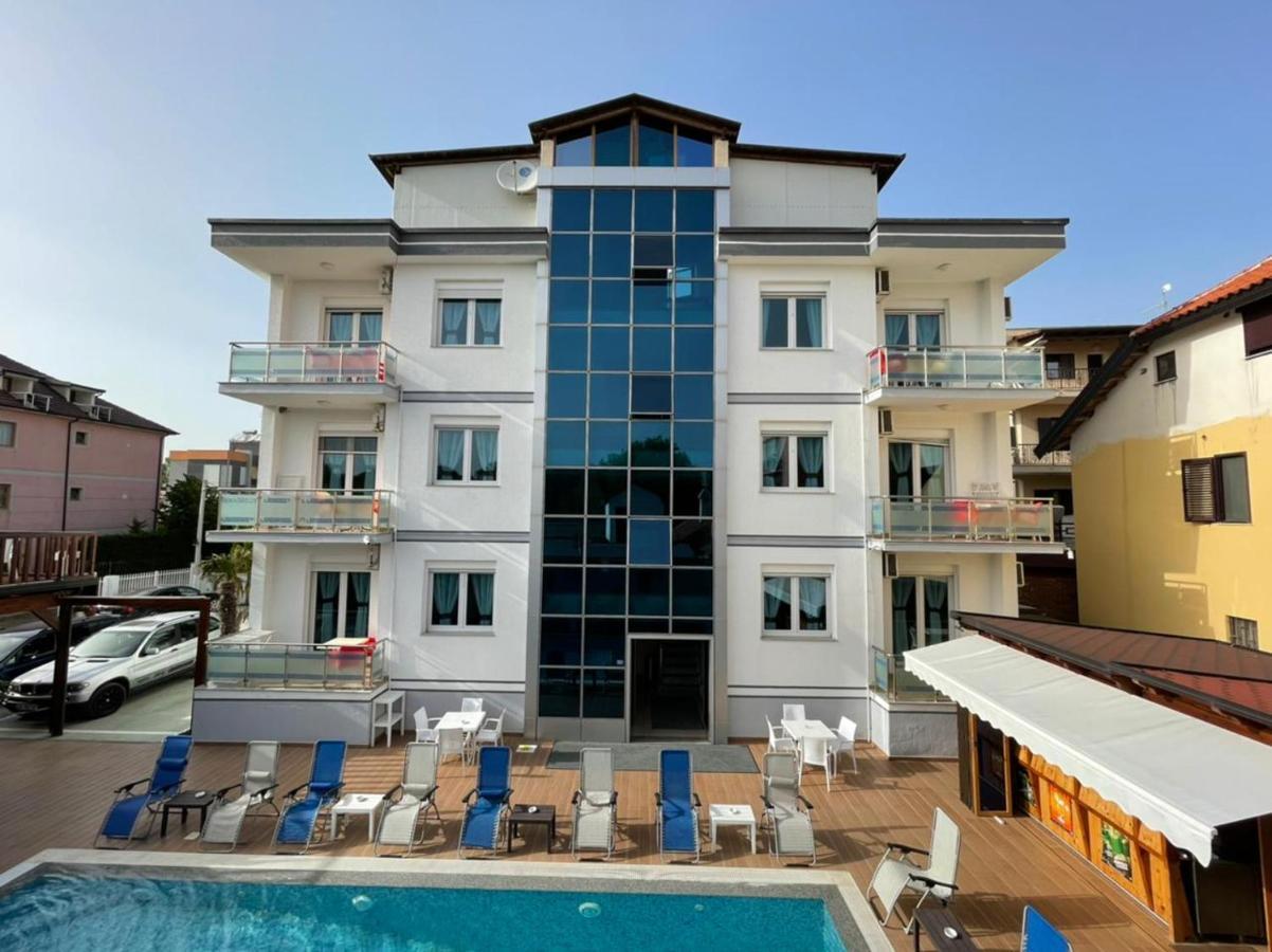 Brian Hotel Velipoje Bagian luar foto